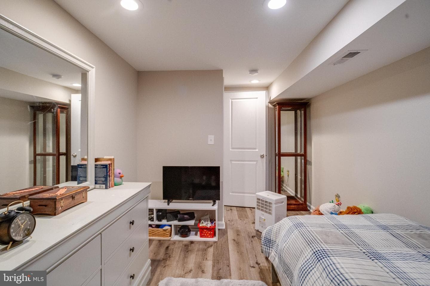 2552 Arthur Avenue photo 45