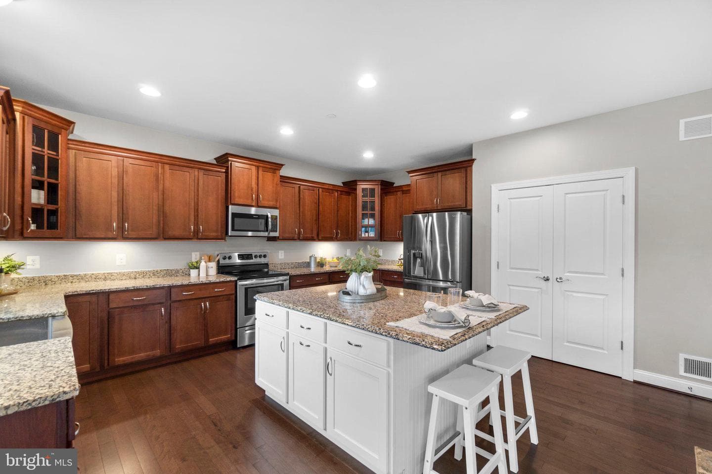 945 Kayley Drive photo 3
