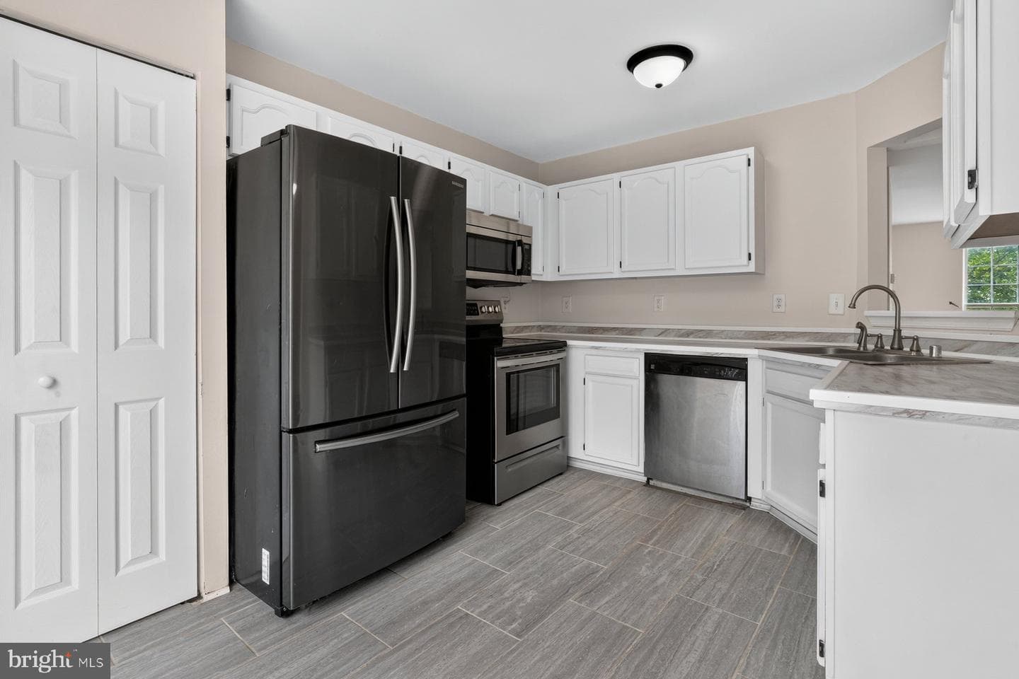 72 Sable Court photo 8