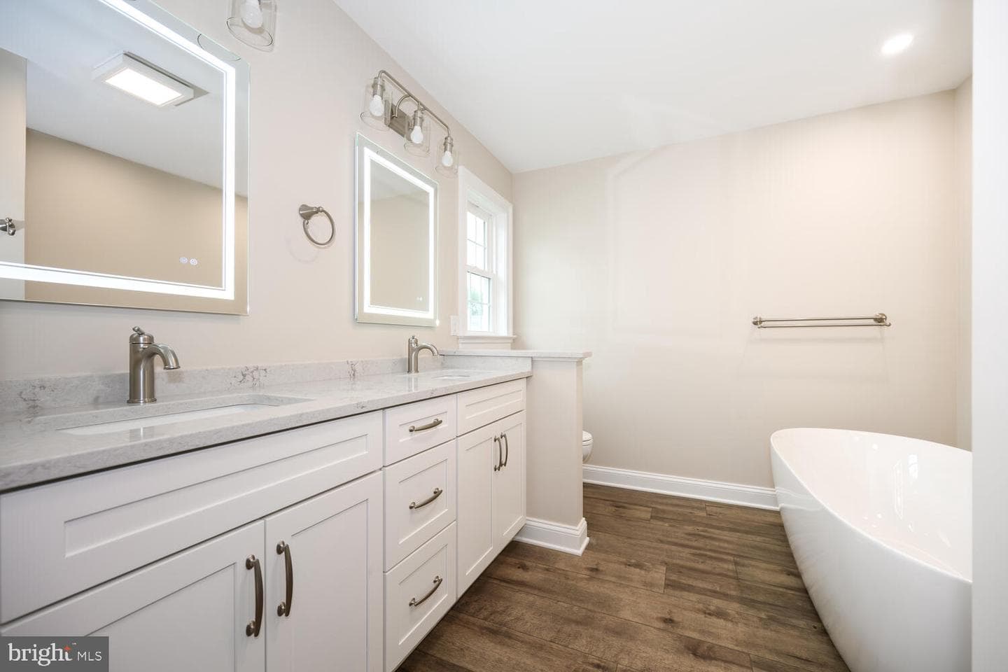 405 Collins Avenue photo 17