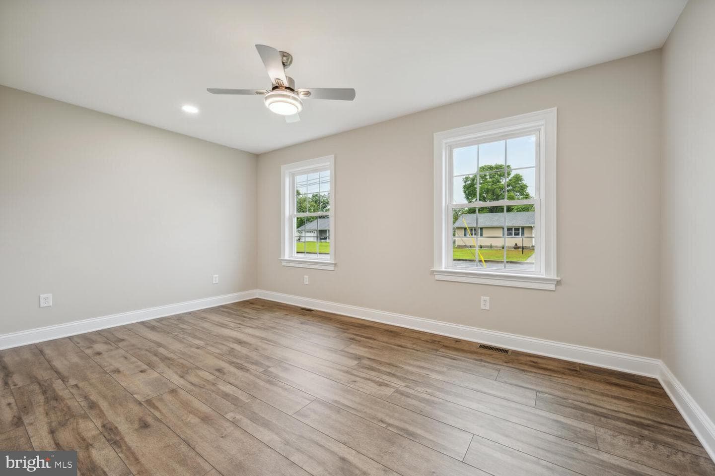 405 Collins Avenue photo 20