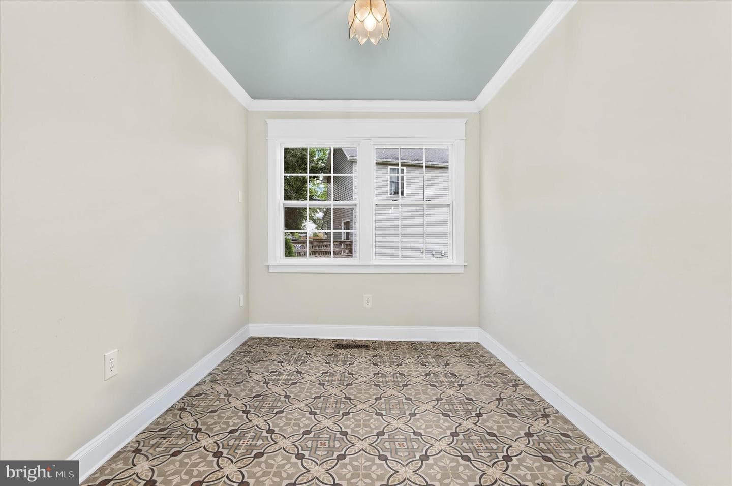 201 Oak Street photo 15