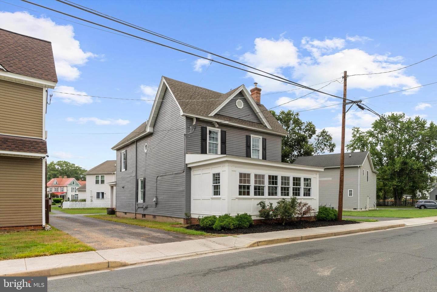 201 Oak Street photo 4