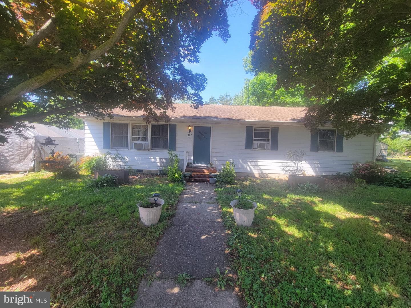 302 Noble Street photo 5