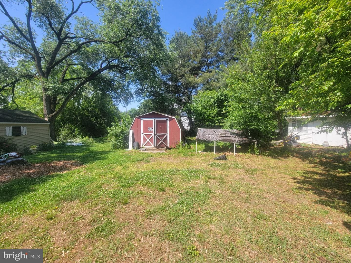302 Noble Street photo 8