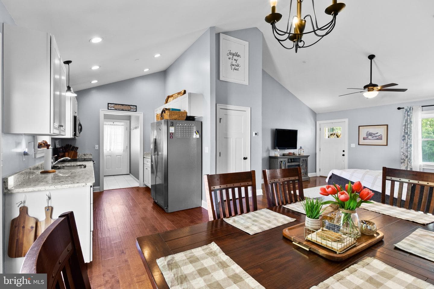 102 Barnes Court photo 12