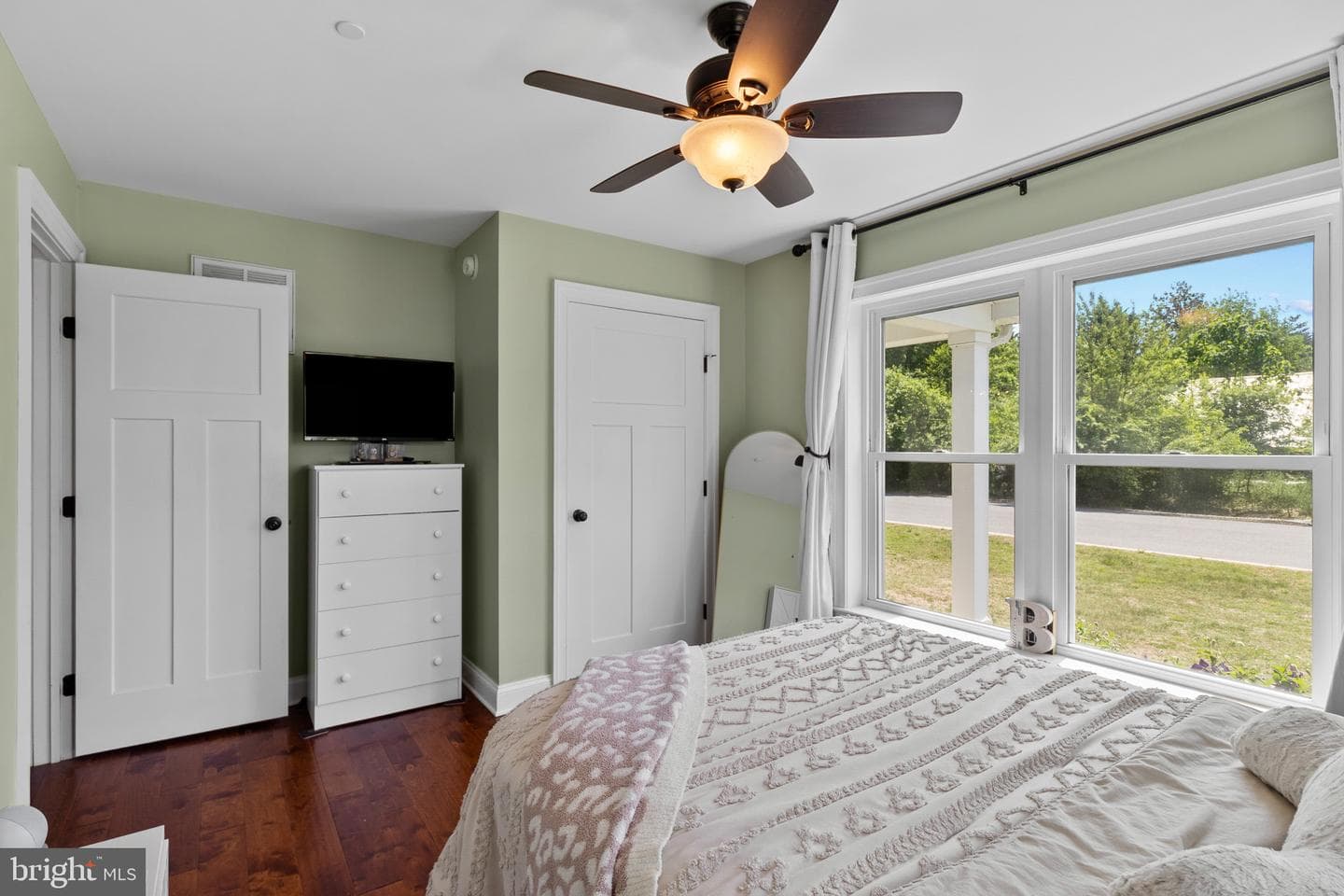 102 Barnes Court photo 27