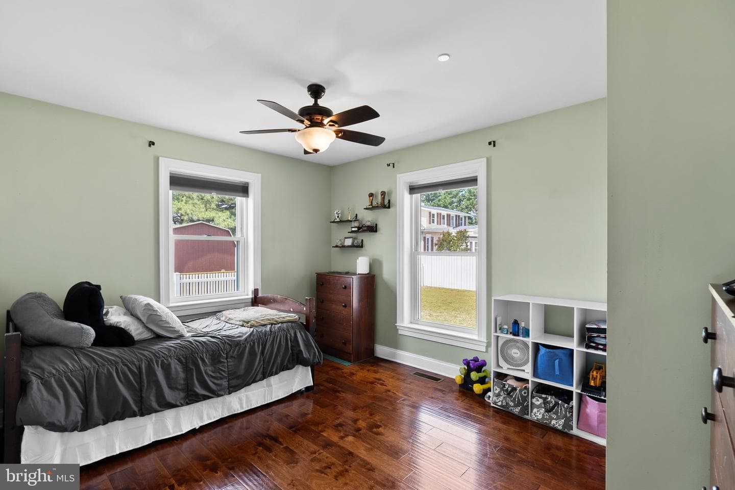 102 Barnes Court photo 33