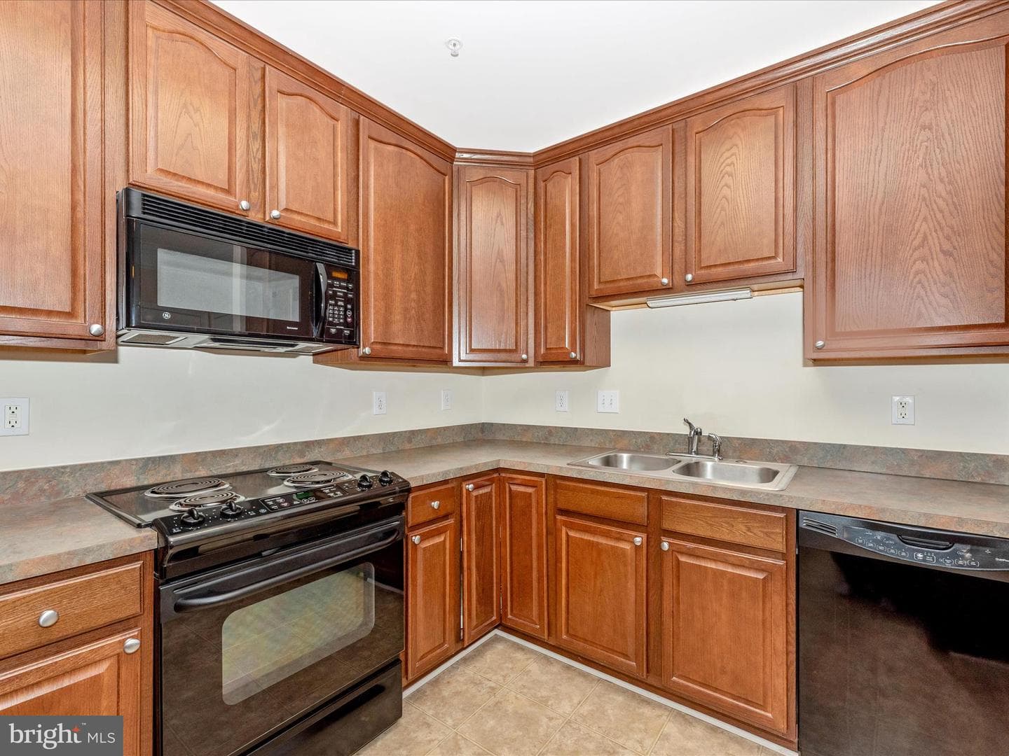 120 Burgess Hill Way #207 photo 21
