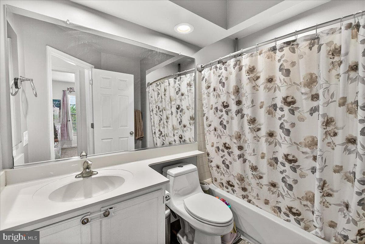 7093 Gresham Court W photo 25