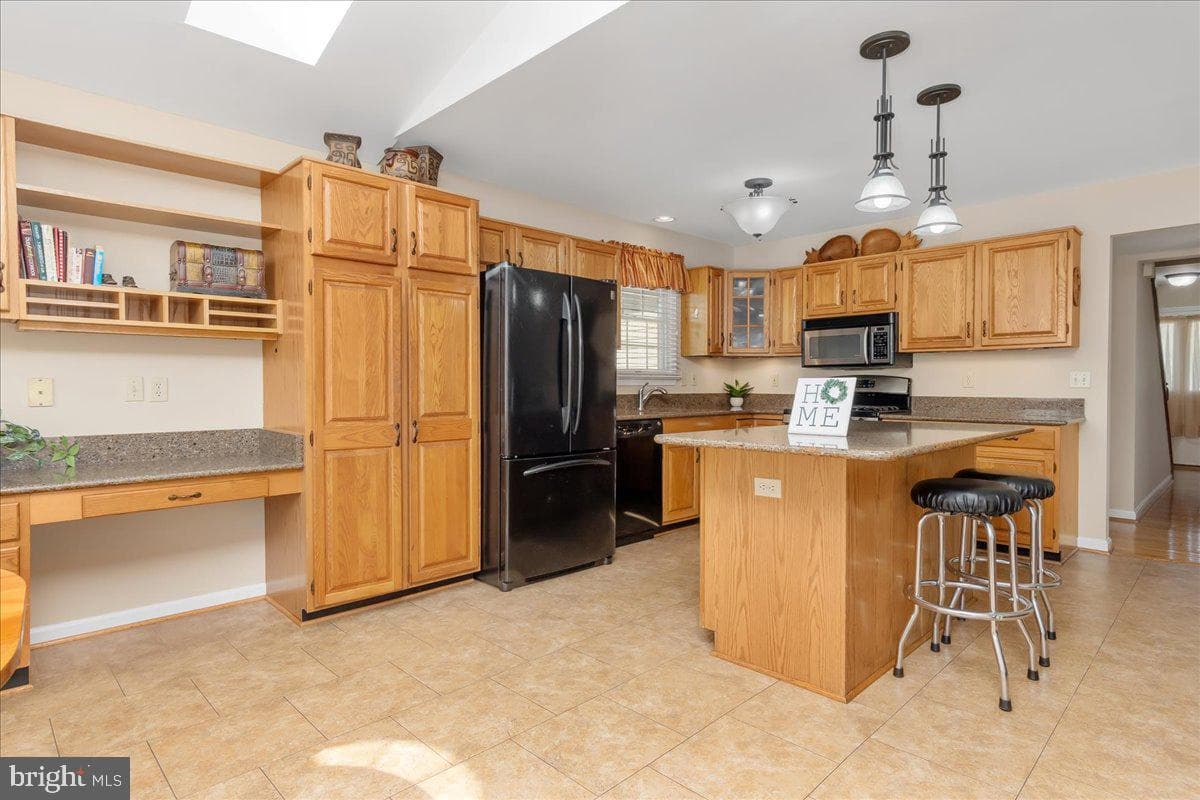 2110 Foxfield photo 17