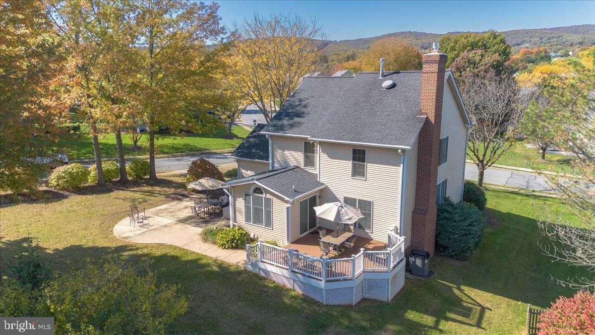 2110 Foxfield photo 2