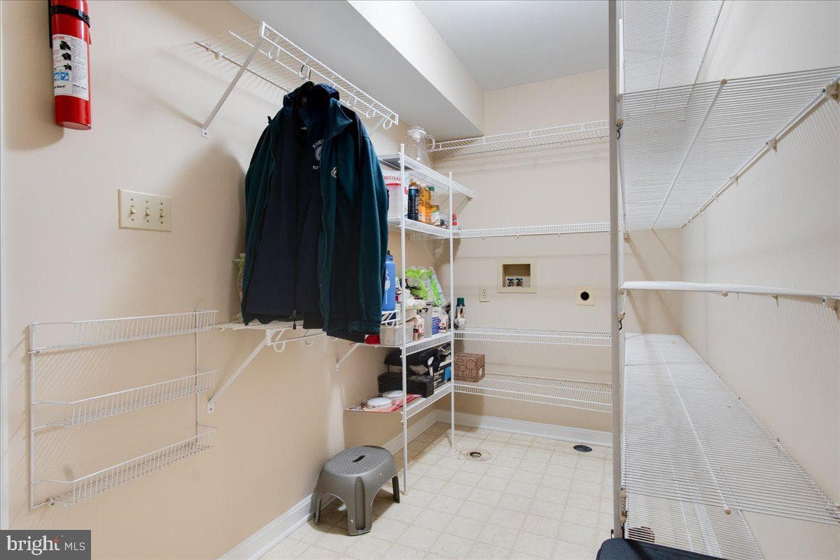 2110 Foxfield photo 24