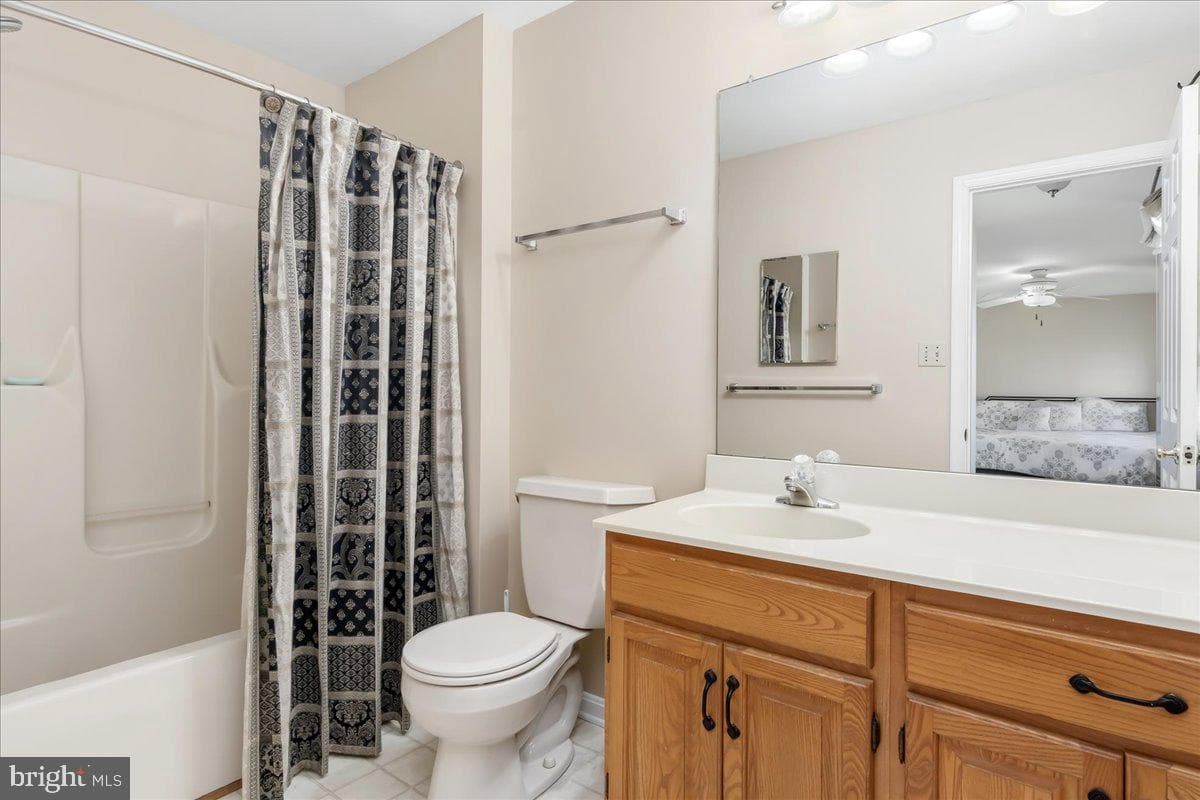 2110 Foxfield photo 28