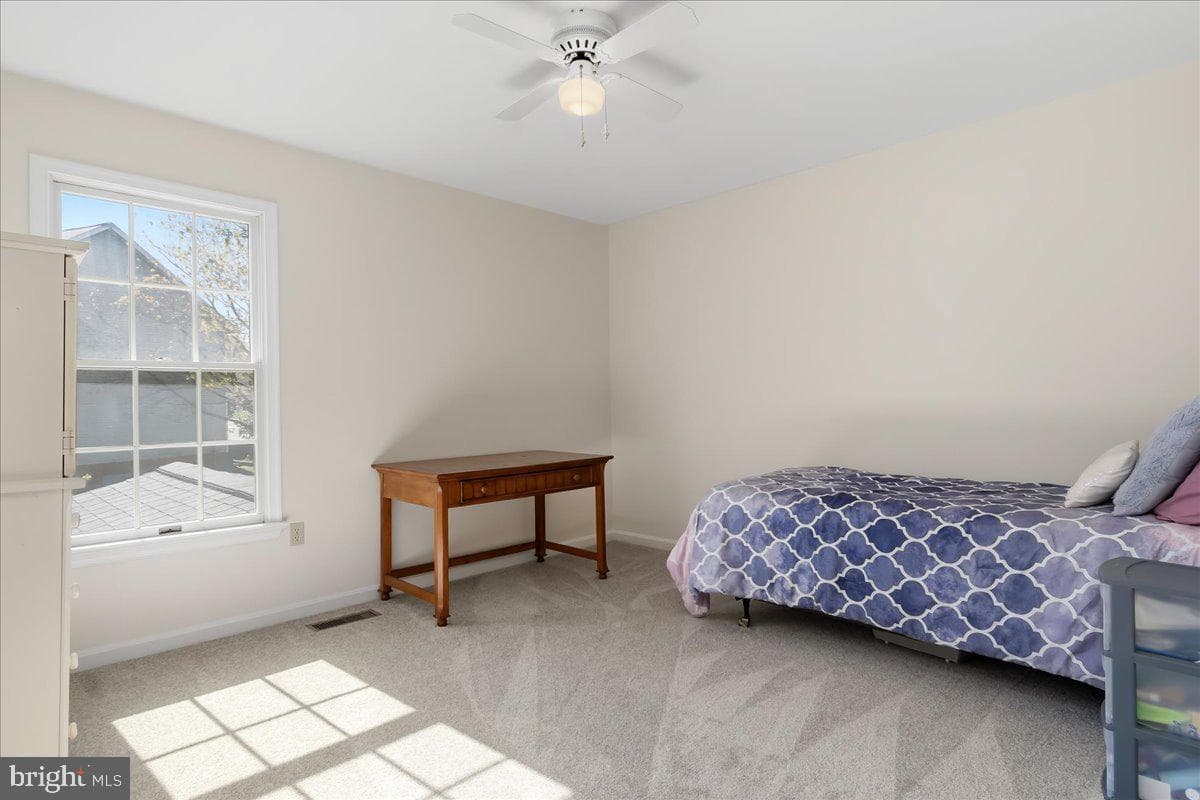 2110 Foxfield photo 29