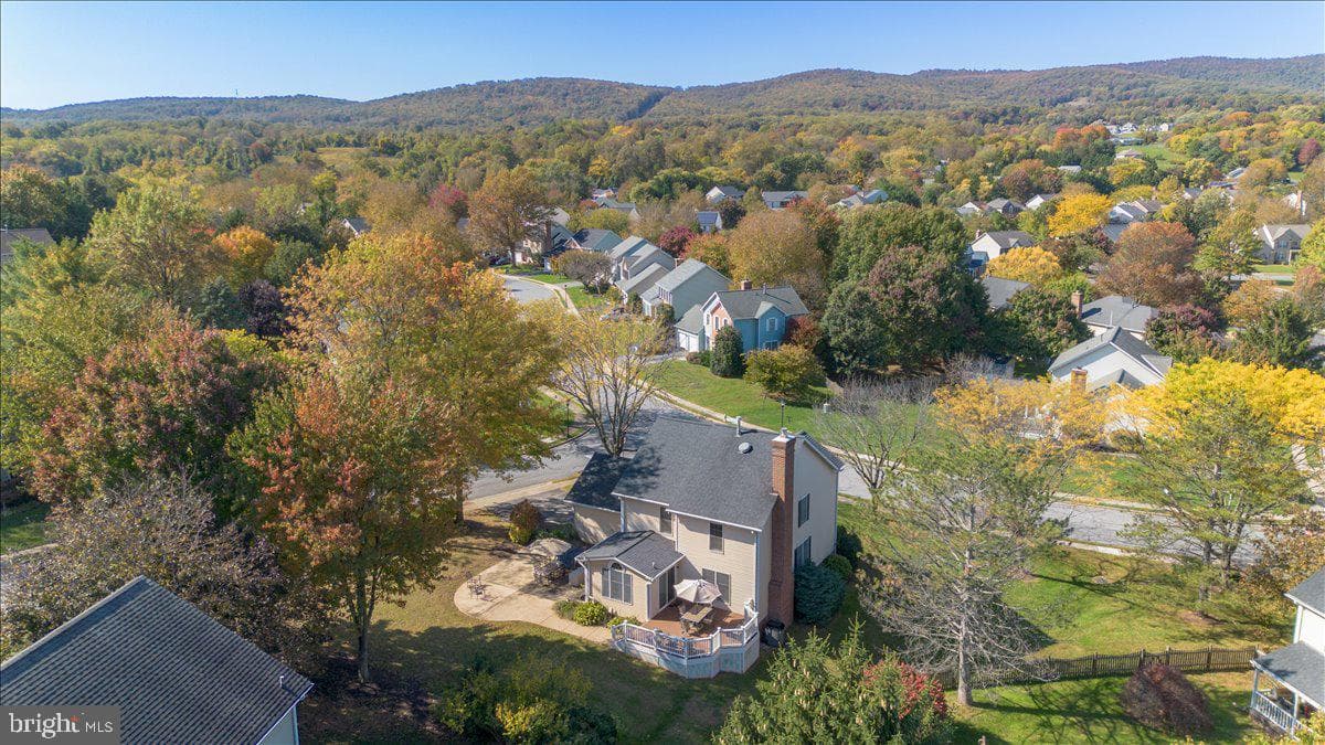 2110 Foxfield photo 3