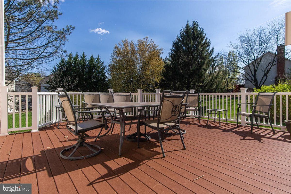 2110 Foxfield photo 40