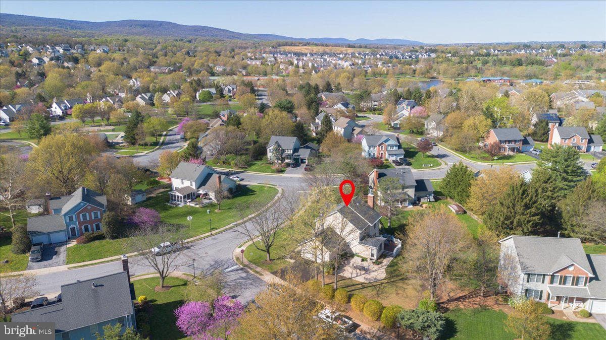 2110 Foxfield photo 47