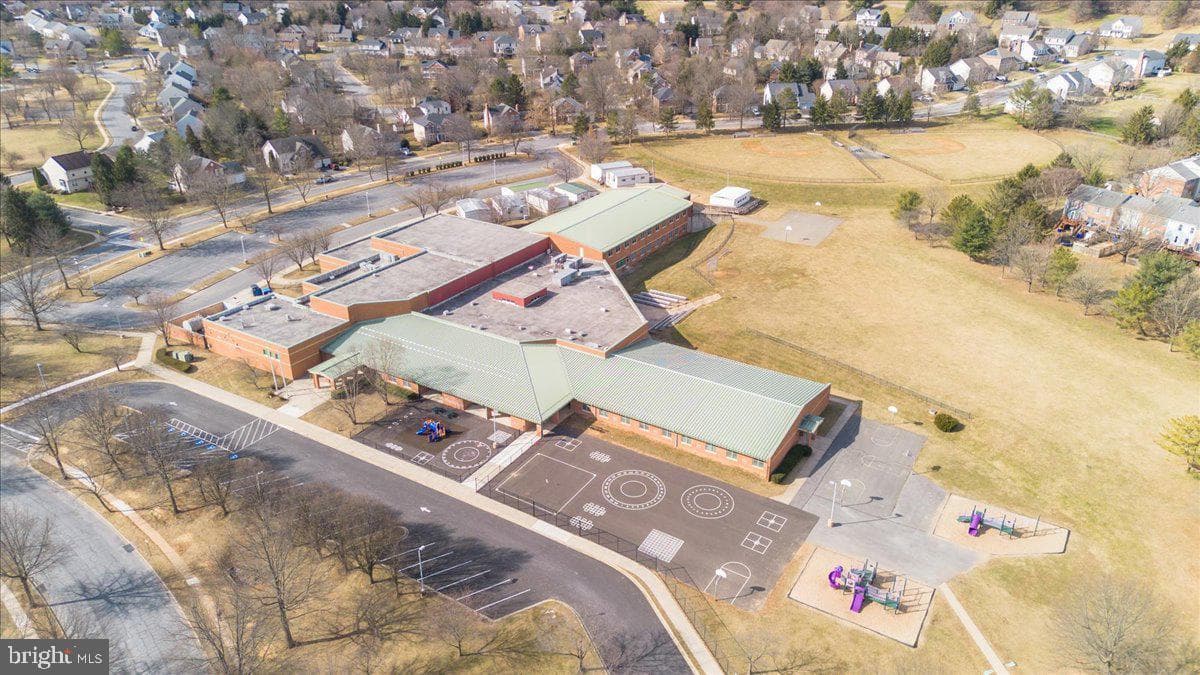 2110 Foxfield photo 56