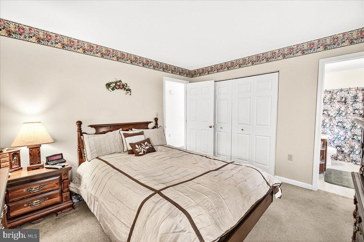 1103 Midvale Avenue photo 16