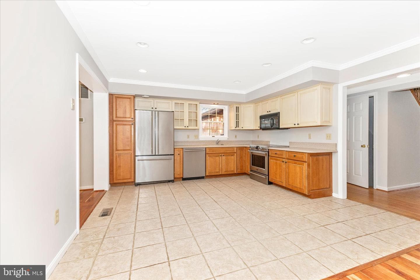 302 Holleybrooke Court photo 15