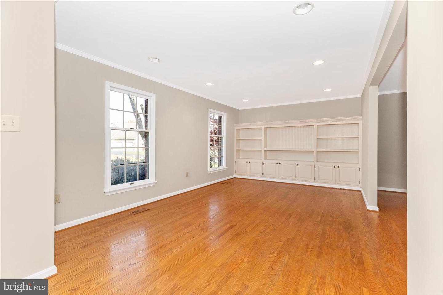 302 Holleybrooke Court photo 3