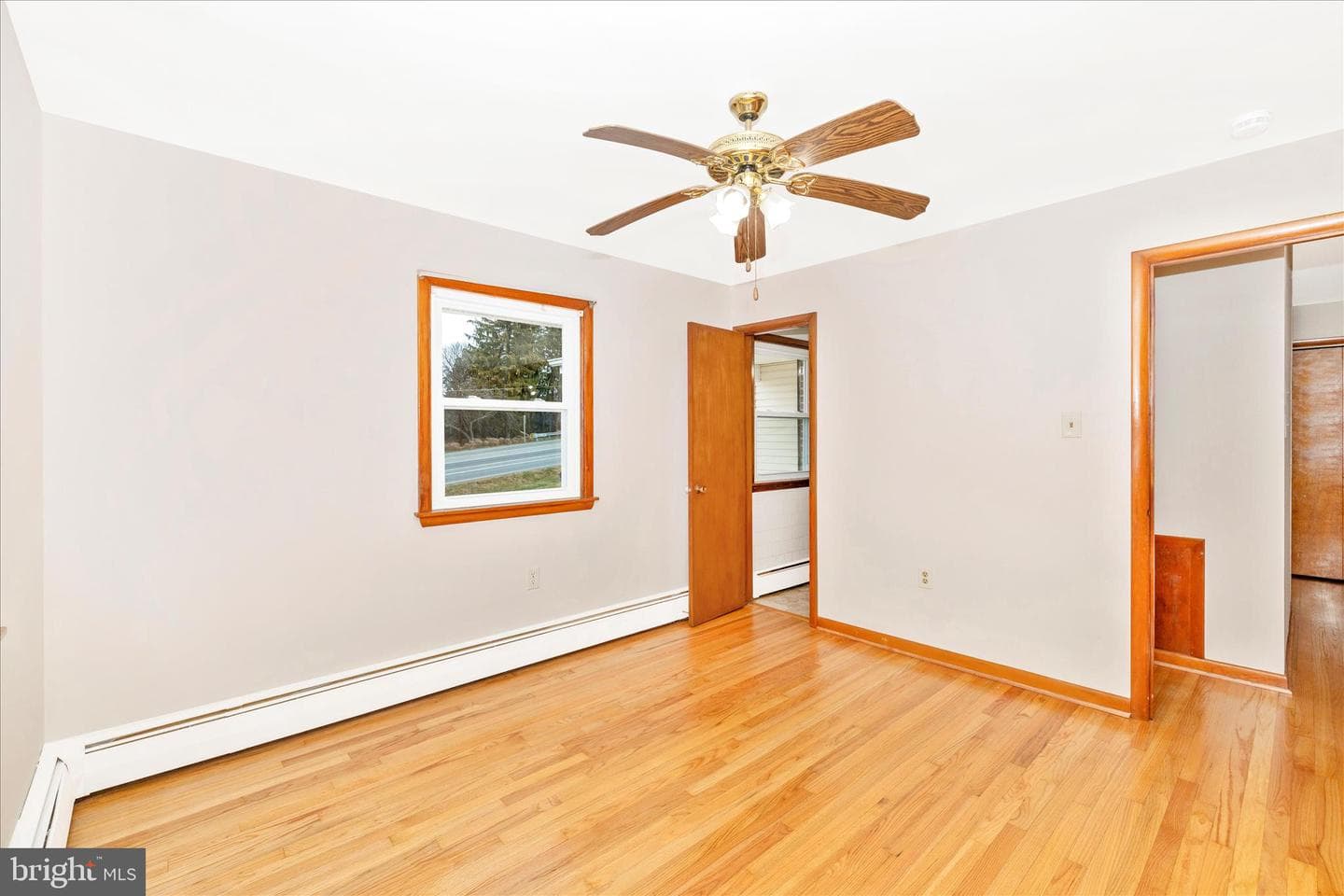 10223 Liberty Road photo 19