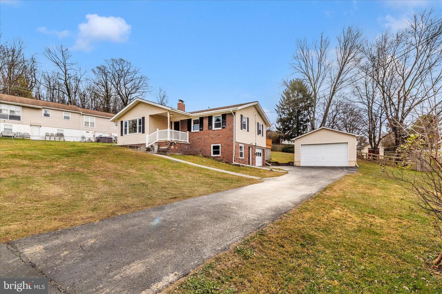 10223 Liberty Road photo 42