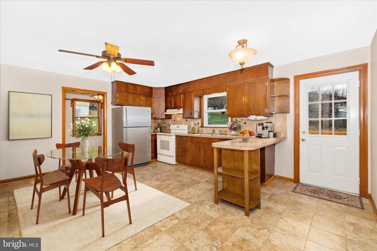 10223 Liberty Road photo 8