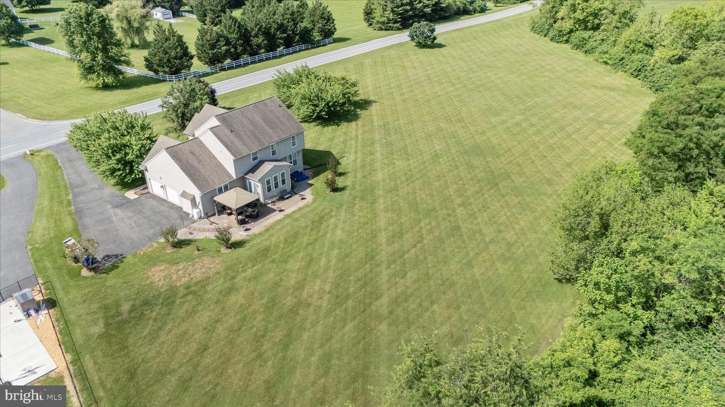 3810 Roundtree Road photo 2