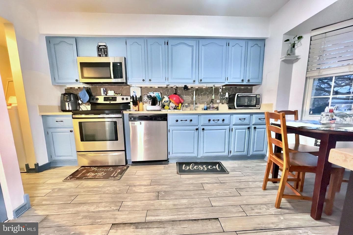 6852 Carnation Circle photo 5
