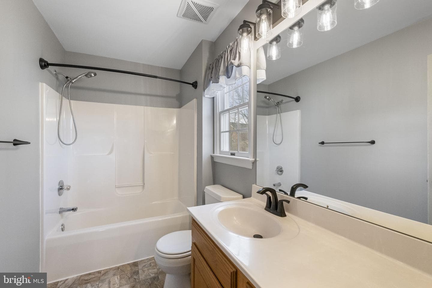 2107 Charlton House Way photo 23