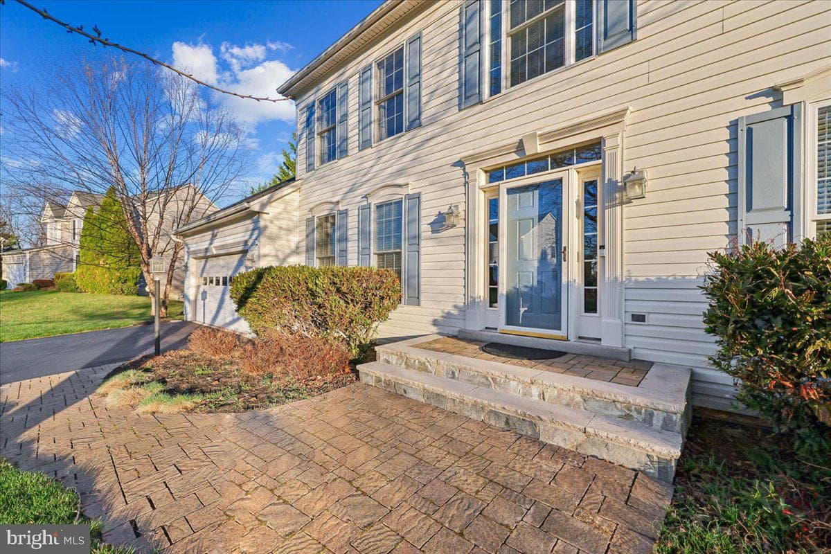 11208 Yardley Place photo 3