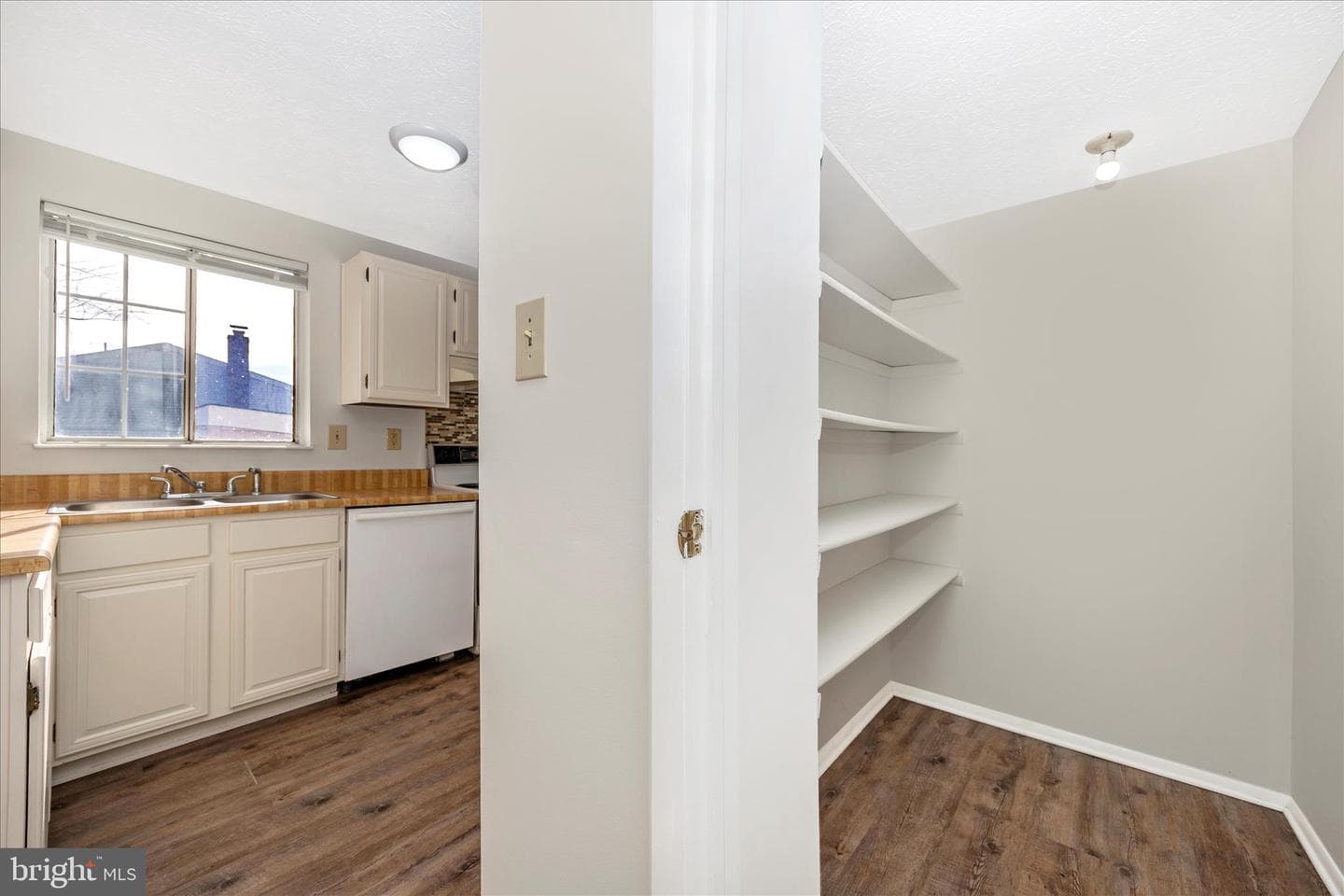 1758 Springfield Lane photo 22