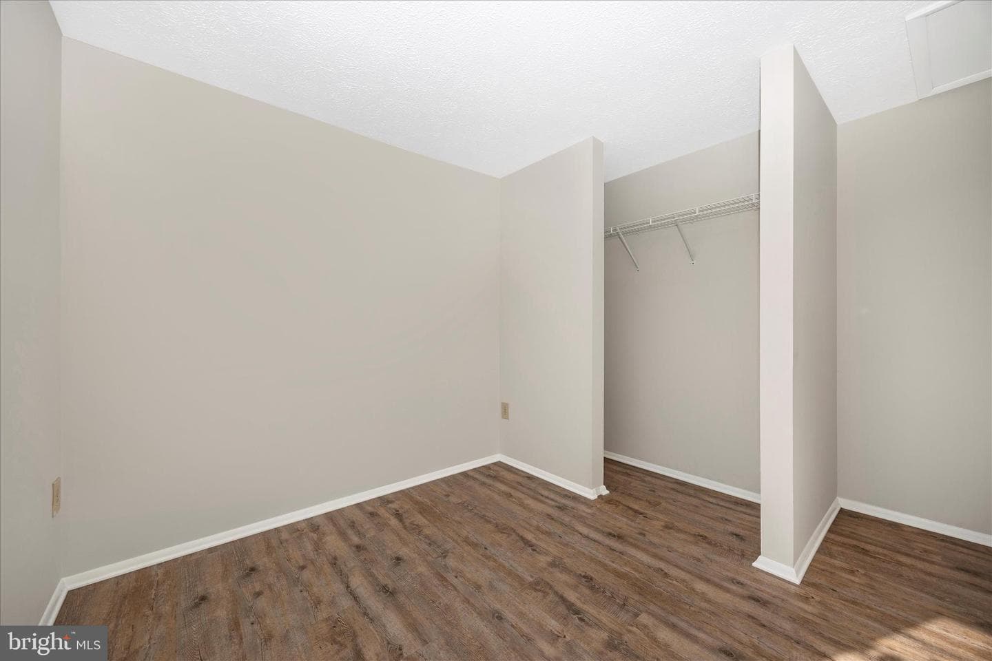 1758 Springfield Lane photo 32