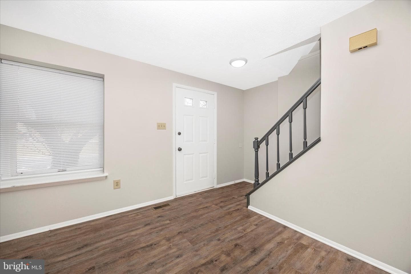 1758 Springfield Lane photo 5