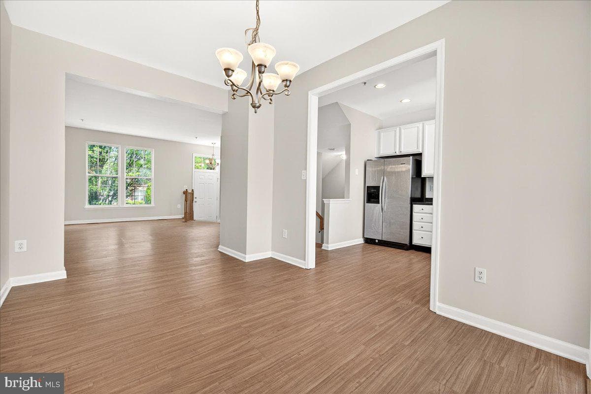 126 Fiona Way photo 10