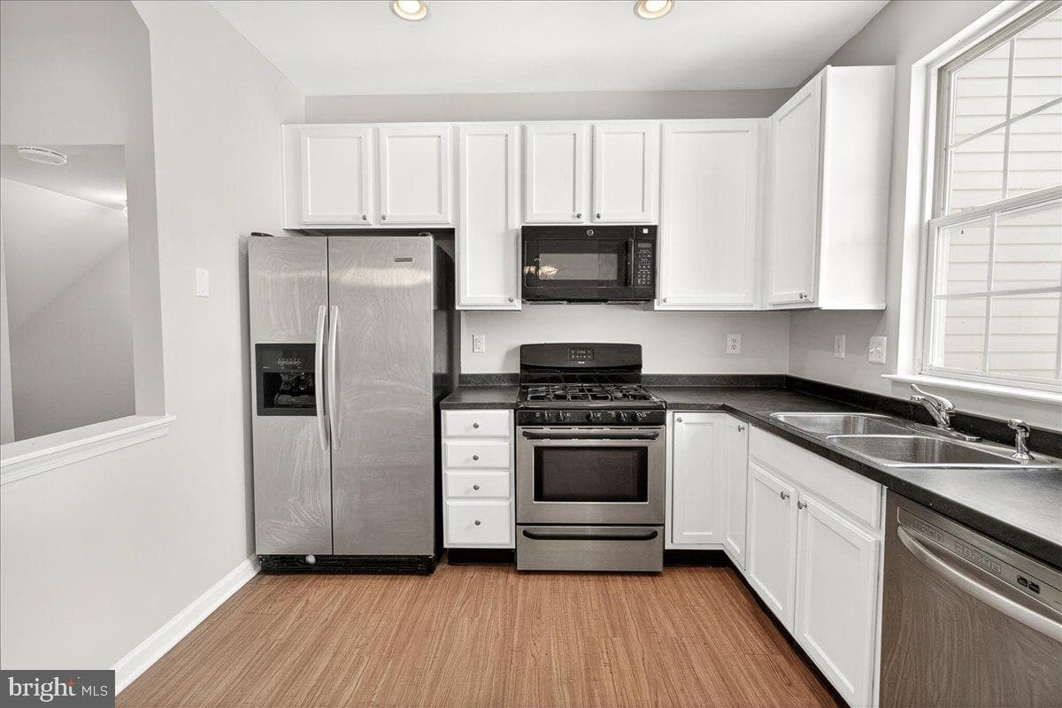 126 Fiona Way photo 13