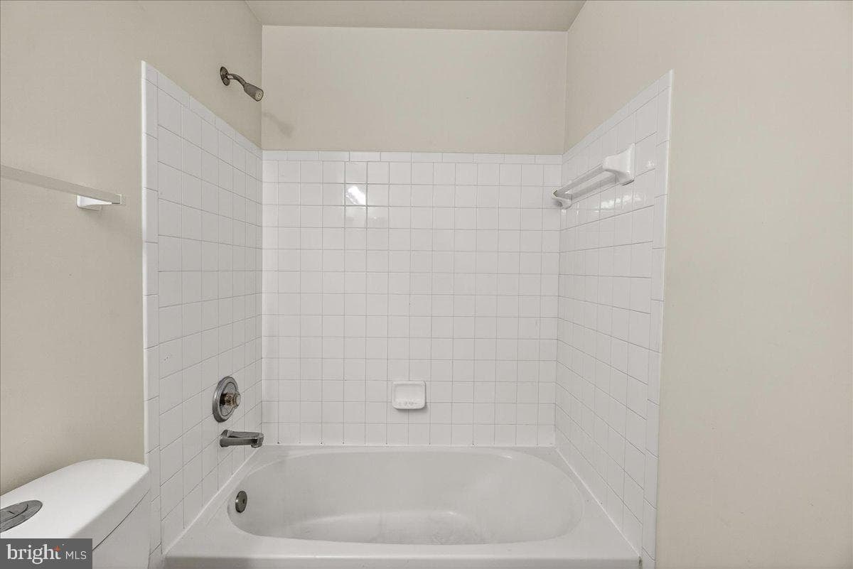 126 Fiona Way photo 26
