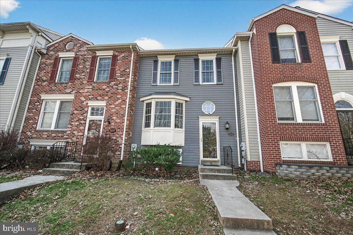 2219 Waller House Court photo 3
