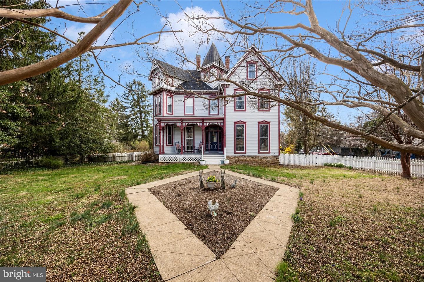 200 E Main Street