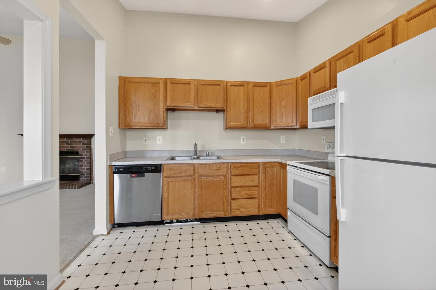 6409 Weatherby Court #m photo 9