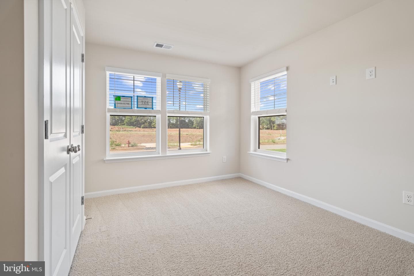 725 Compass Way photo 3