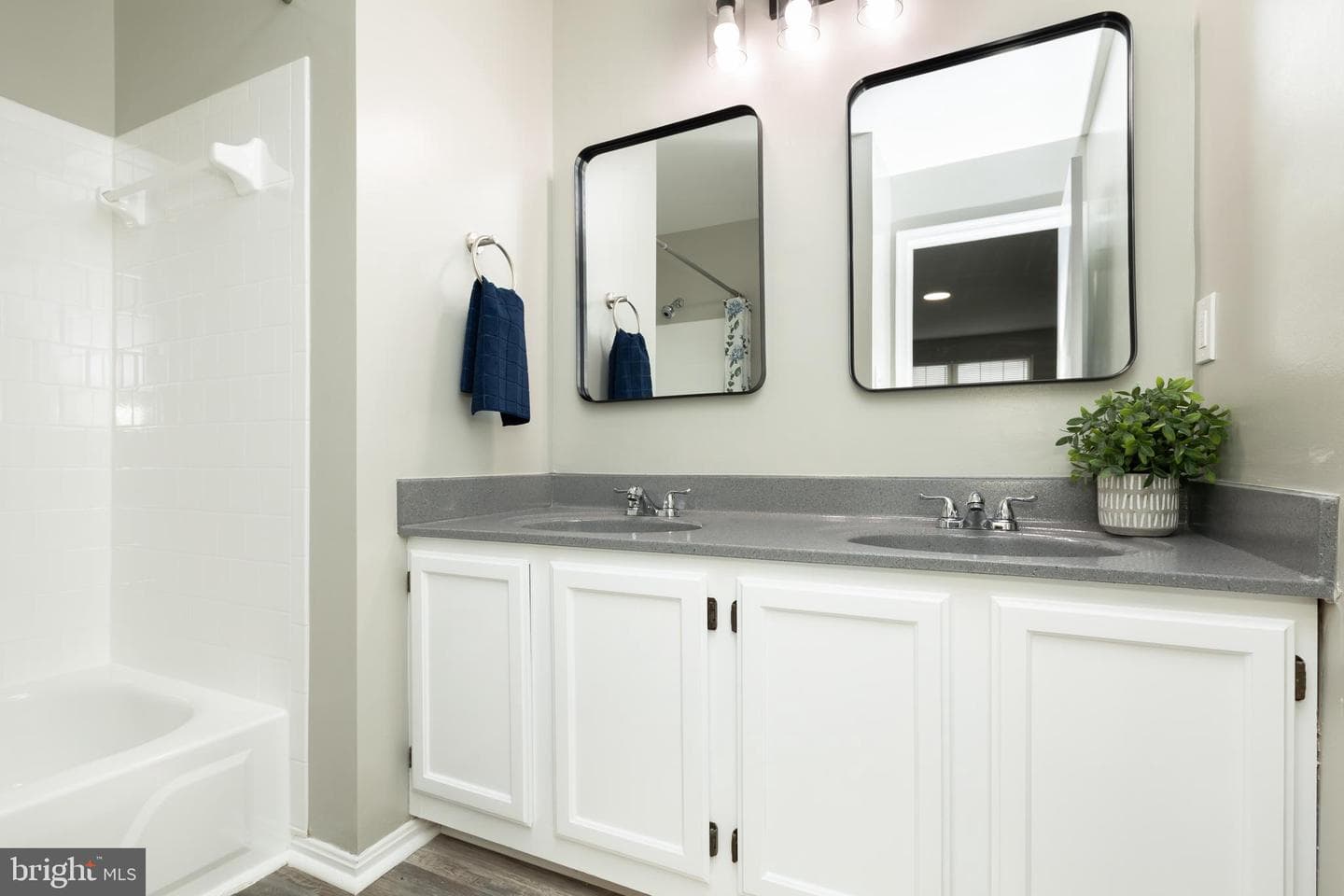 2607 Warren Way #4   3 photo 18