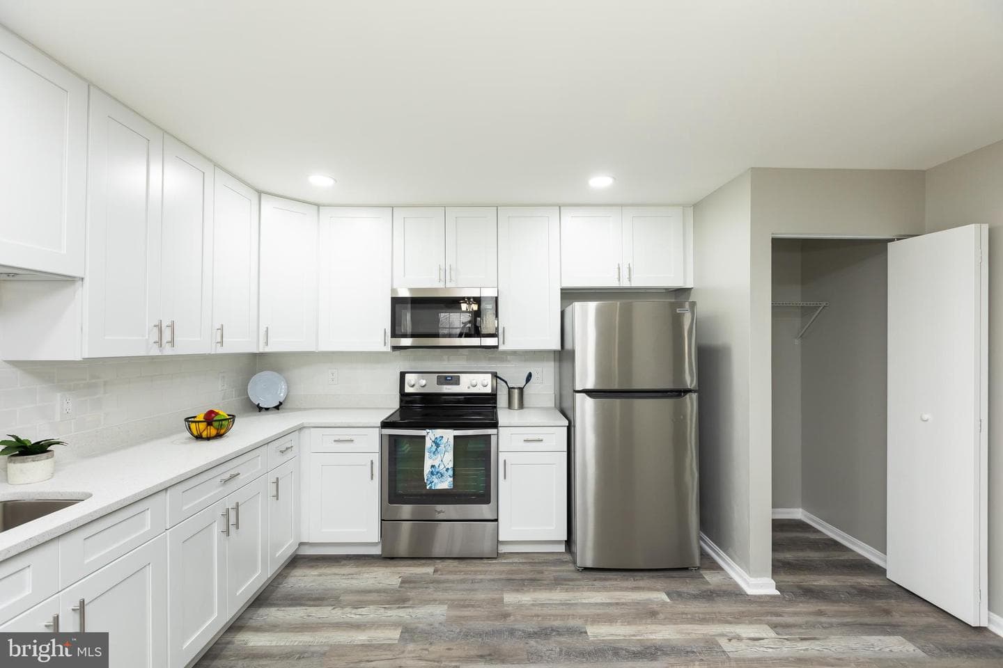 2607 Warren Way #4   3 photo 6