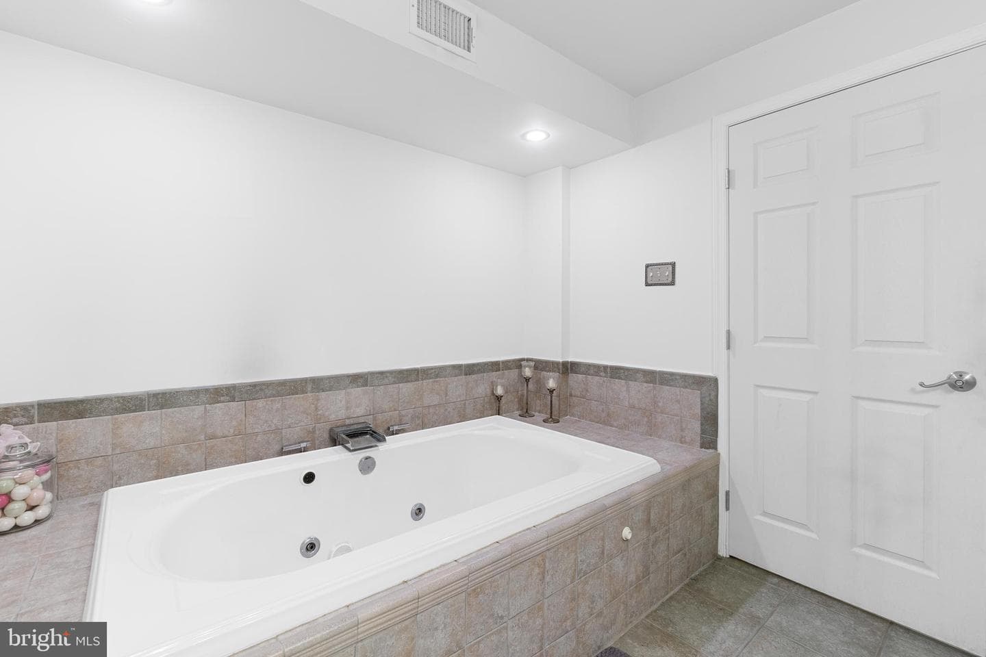 6460 Forest Hills Court photo 44
