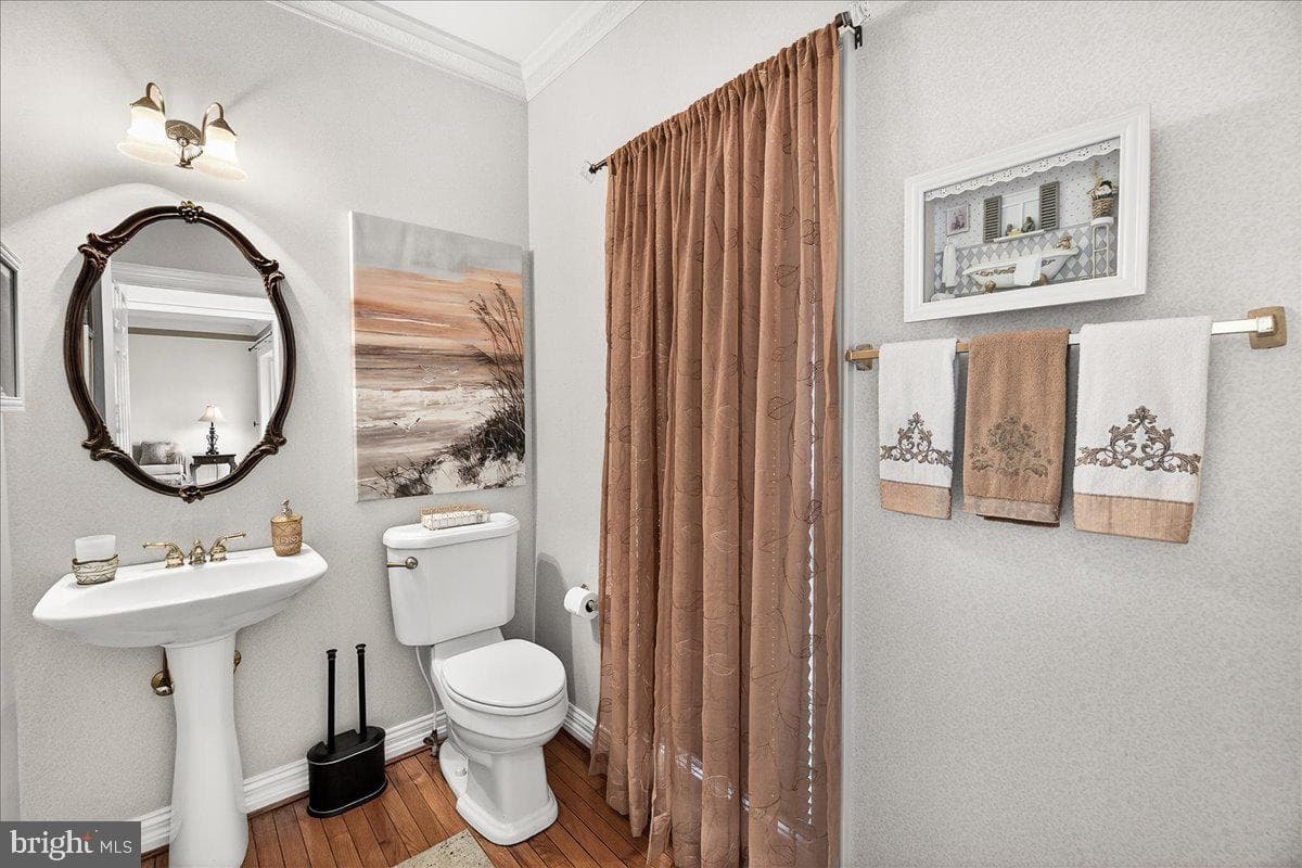 6434 Bellevue Place photo 13