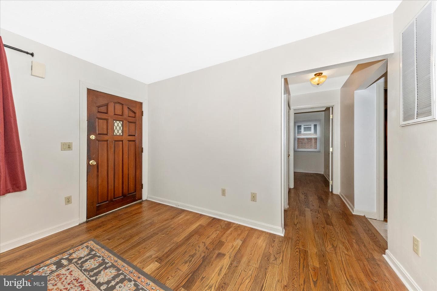 502 Military Road photo 2