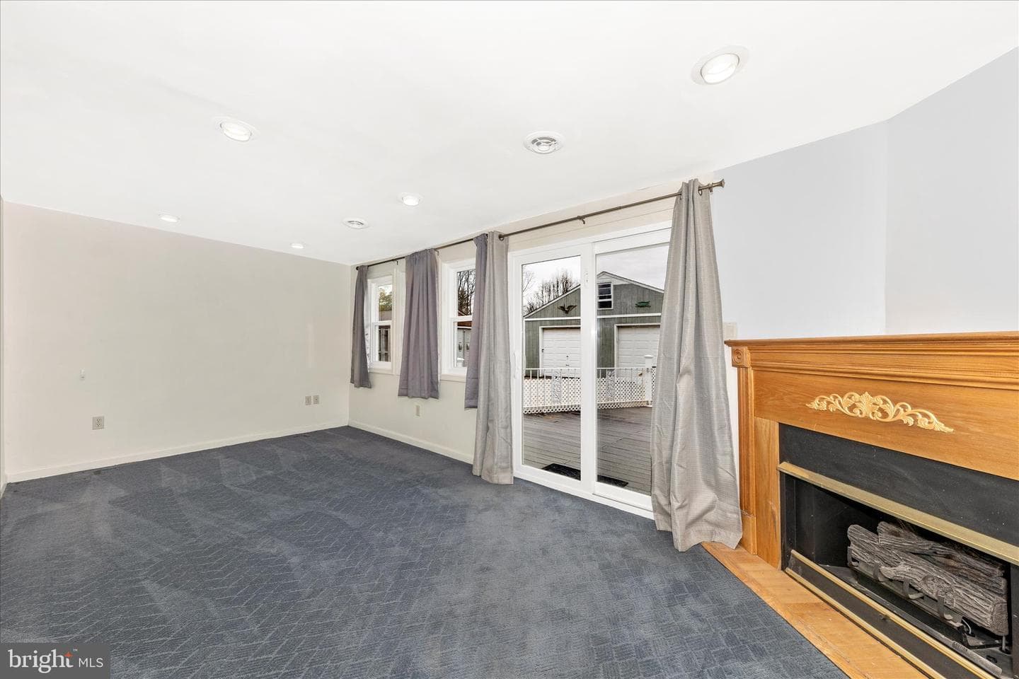 502 Military Road photo 9