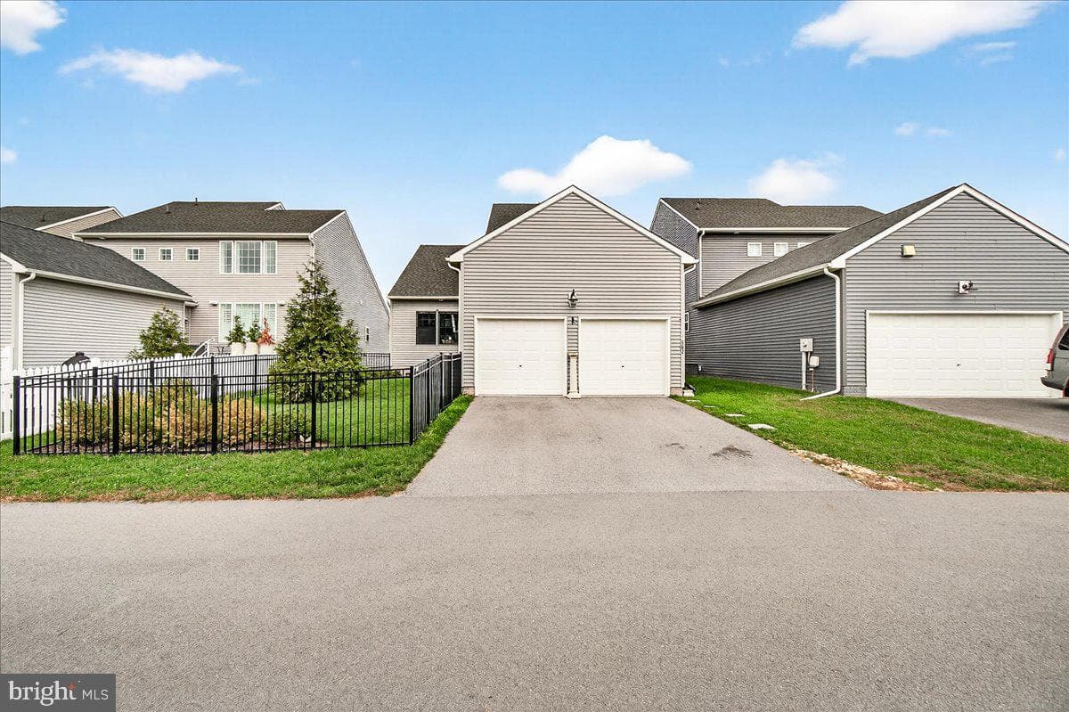 1662 Yankeeland Avenue photo 41